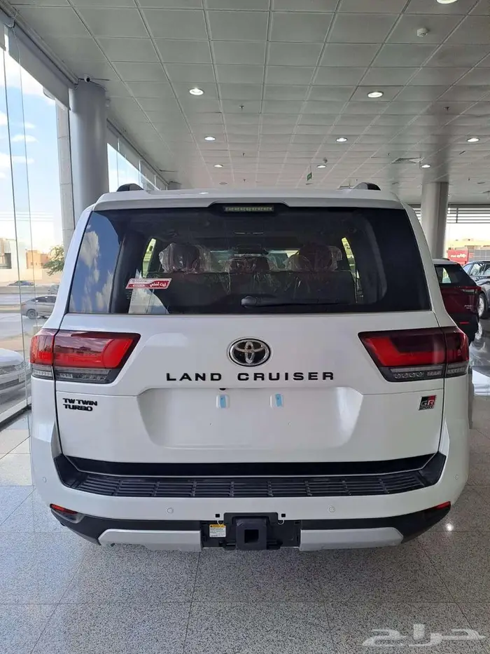 لاندكروزر جي ار GR S أبيض ديزل 2024 19