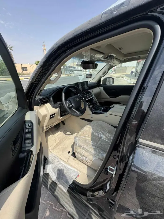 تويوتا لاند كروزر GXR L3 بنزين 4