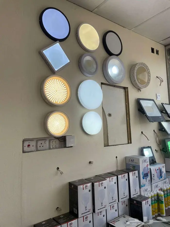 كشاف لطش بنل ليد LED   إضاءة أنيقة بتركيب سهل 0