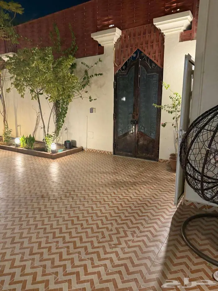 فيلا مميزة للبيع   حي الخزامى 20