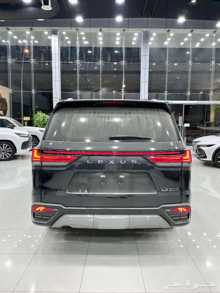 لكزس LX 600 BB بنزين سعودي 2025 اسود جملي - اسود اوف وايت 7