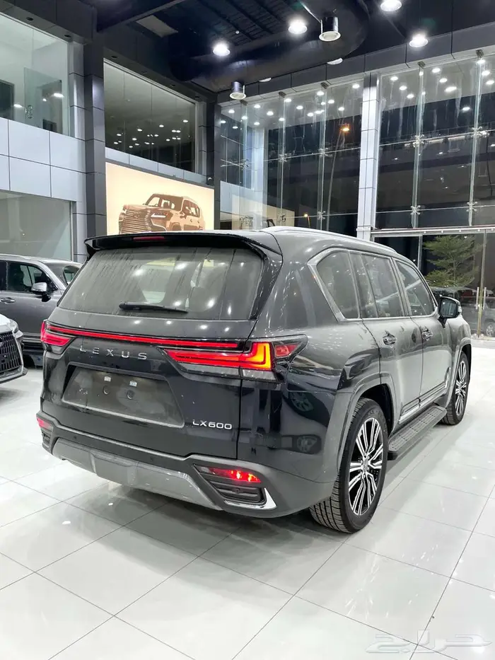 لكزس LX 600 BB بنزين سعودي 2025 اسود جملي - اسود اوف وايت 4