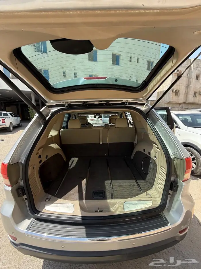 Jeep Grand Cherokee Overland 2011 3