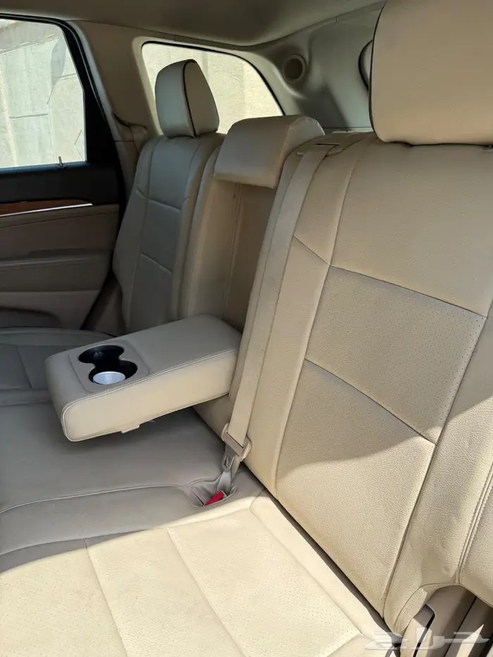 Jeep Grand Cherokee Overland 2011 11