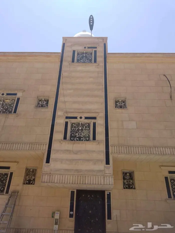 للايجار عمارة مكونة من 8 شقق سكنية مناسبة للشركات والمؤسسات 0