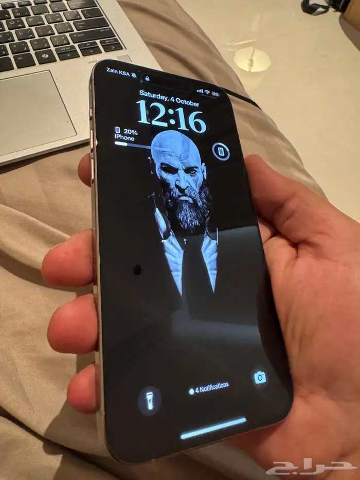 ايفون 15 برو ماكس نظيف مع كرتونه 3