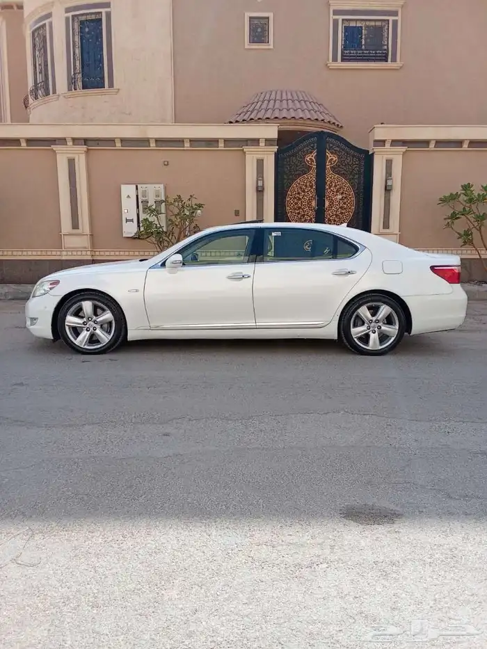 لكزس LS460 0