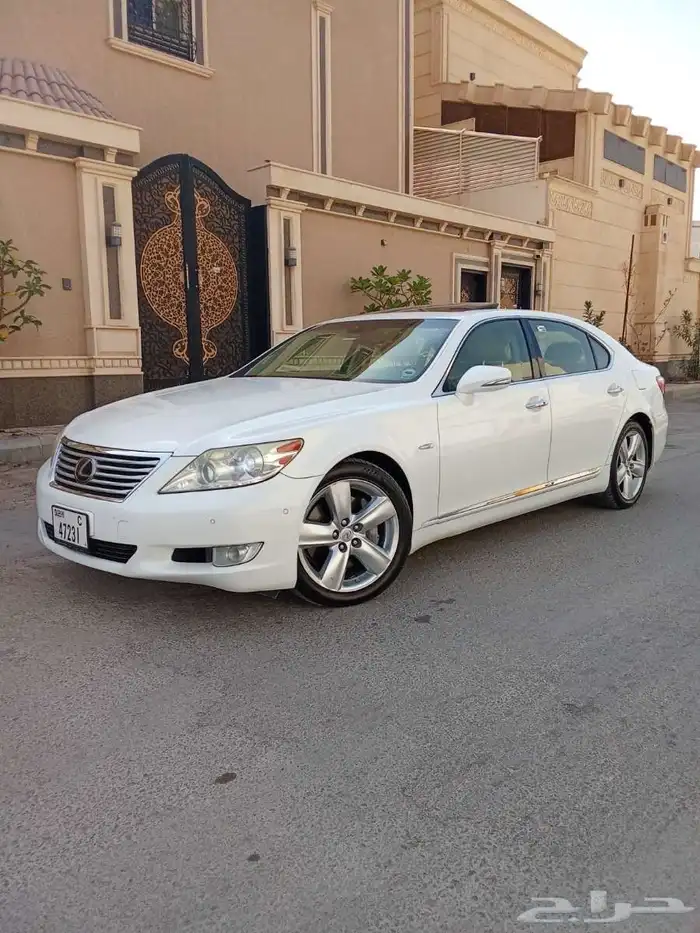 لكزس LS460 6
