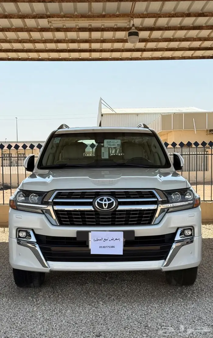 لاندكروزر GXR 2021 مخززن سعودي 0