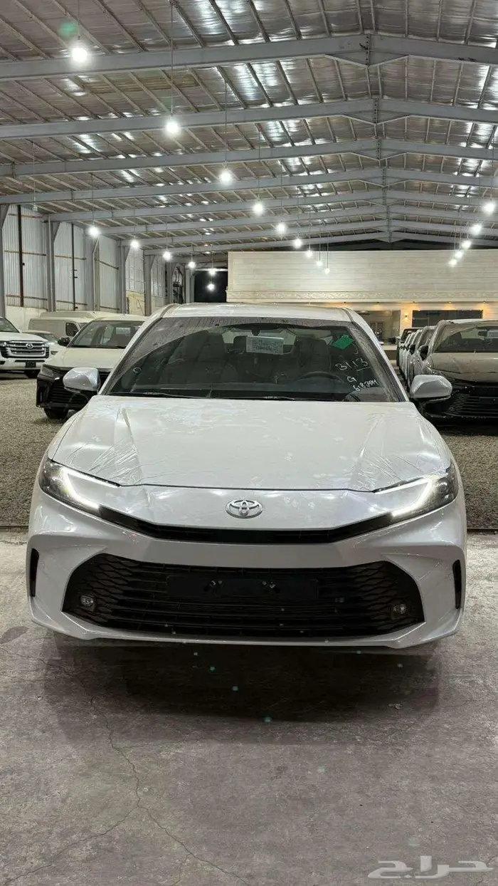 كامري 2025 E بنزين سعودي 111500 شامل 3
