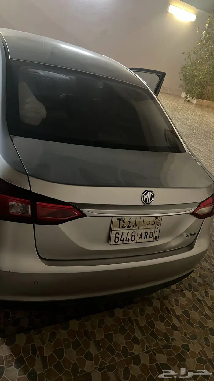 سيارة سيدان موديل 2018 2