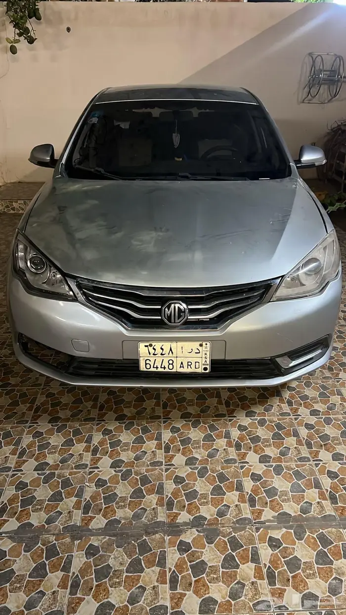 سيارة سيدان موديل 2018 1