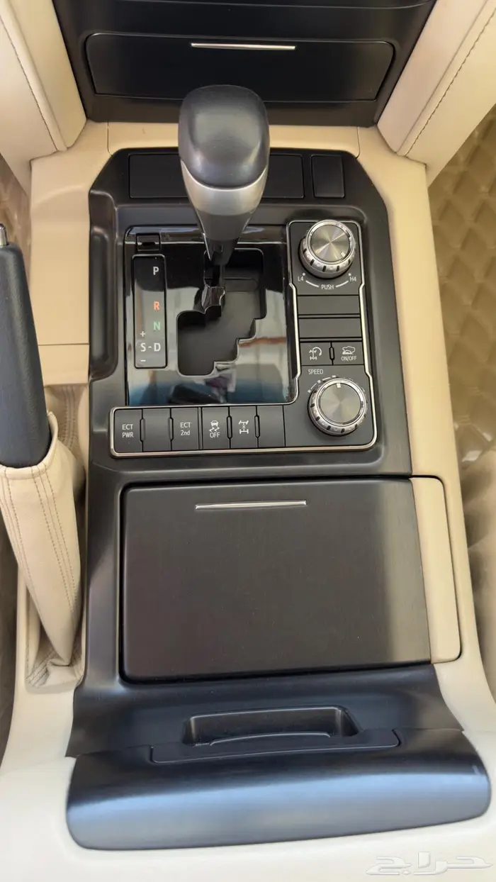 لاندكروزر GXR 2021 مخززن سعودي 37