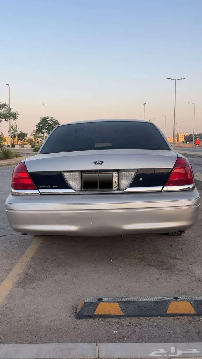 فورد كراون فكتوريا 2012 3