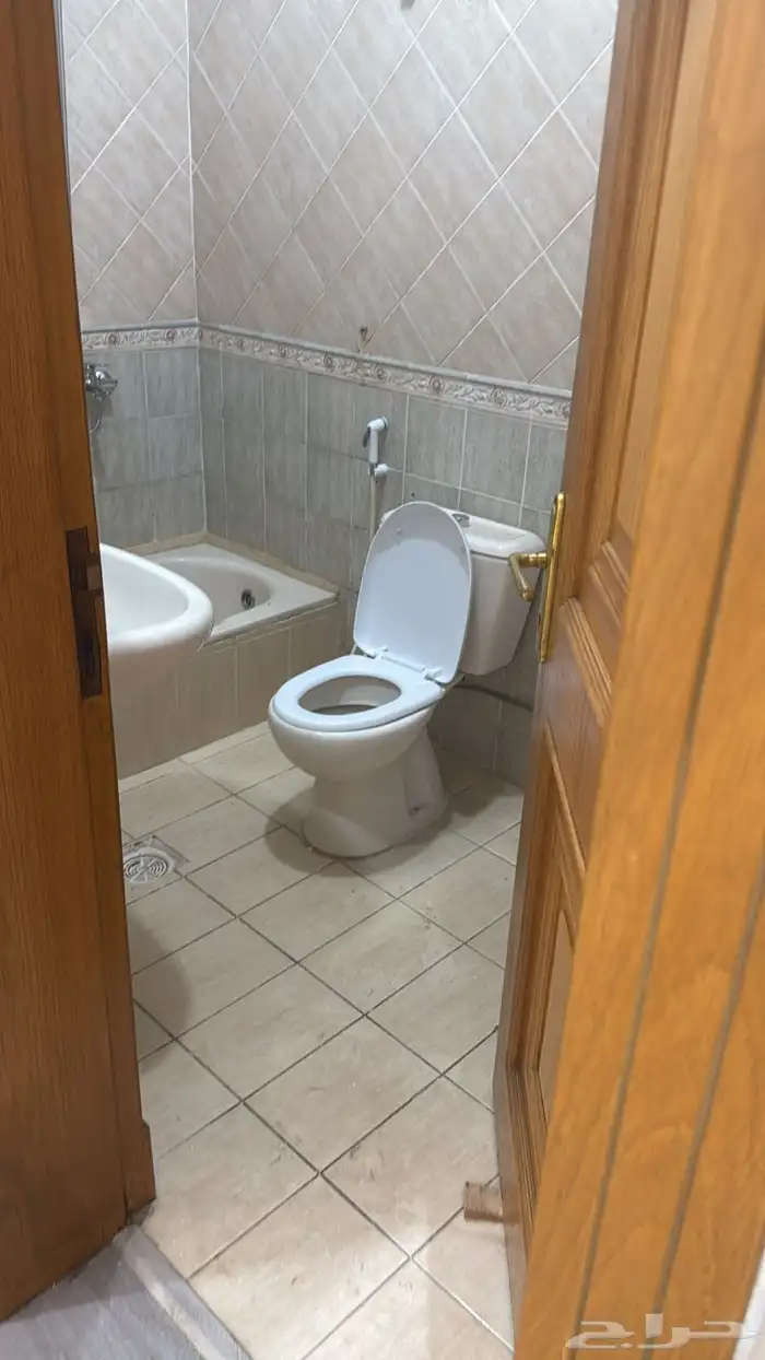 شقه للايجار بحي النزهة 10