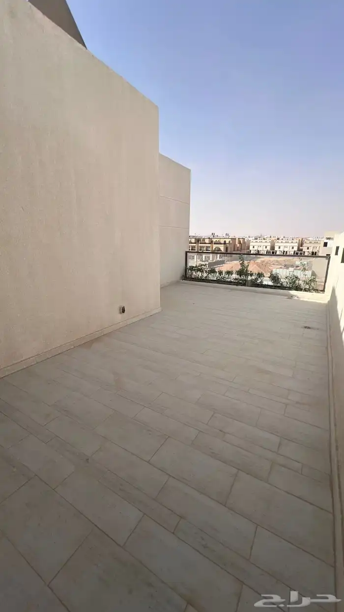 دور للايجار بحي المرجان 0