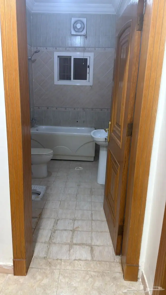 شقه للايجار بحي النزهة 15