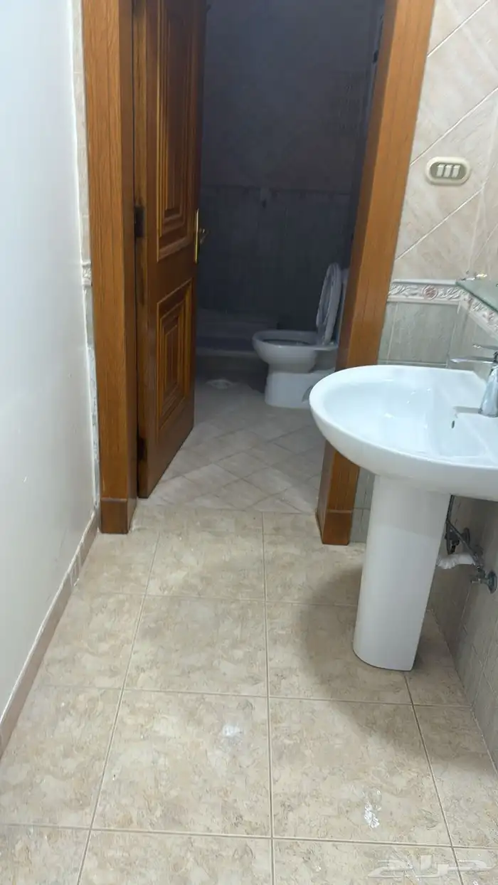 شقه للايجار بحي النزهة 9