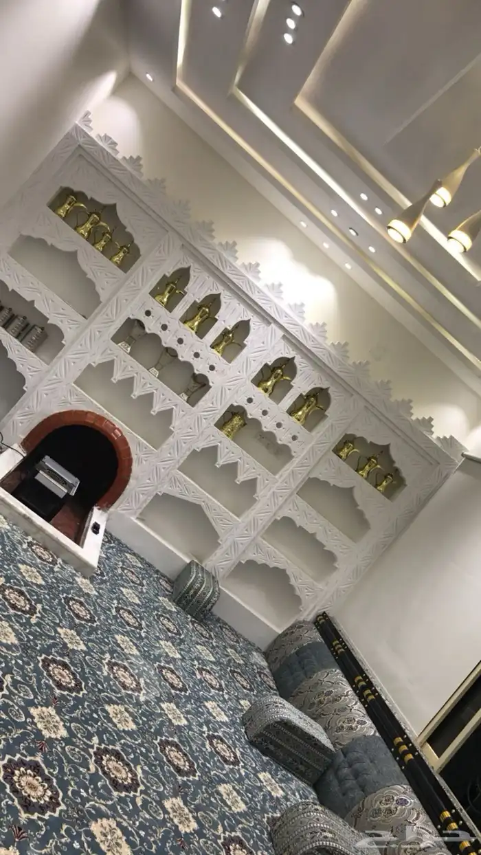للبيع دور ارضي تأسيس شقتين حي الوادي 3