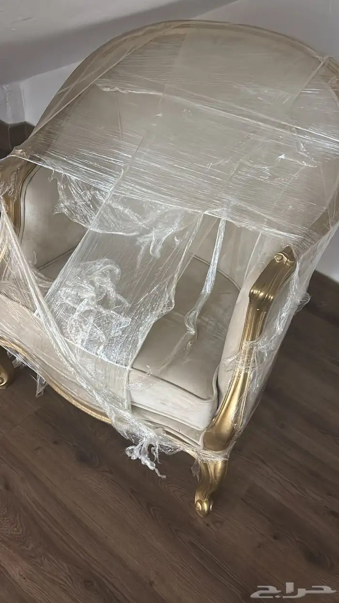 للبيع الكراسي الكبير سعره 1000 والكرسي الصغير السعره 300 4