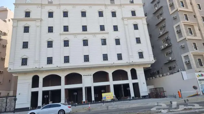 معرض تجاري مميز بمساحة كبيرة بمدينة جدة بمخطط التيسير 2