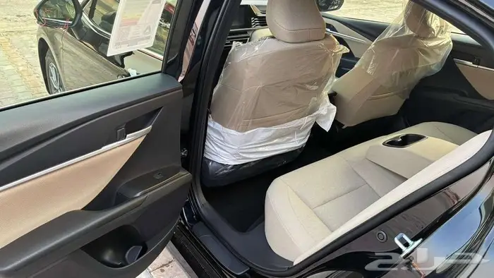 تويوتا كامري E 2025 بنزين 12