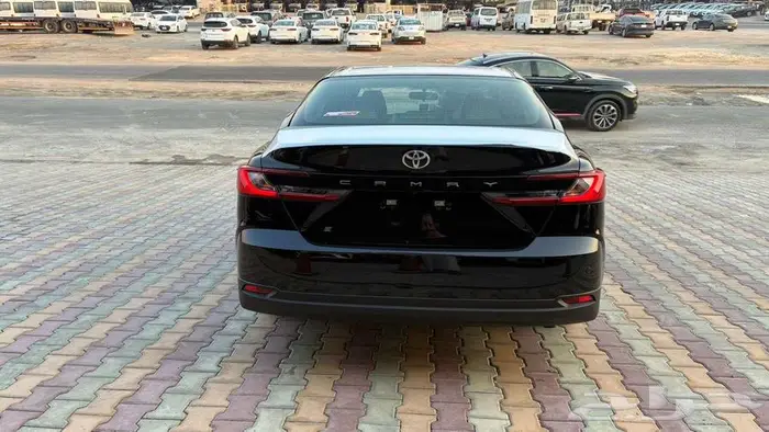 تويوتا كامري E 2025 بنزين 7