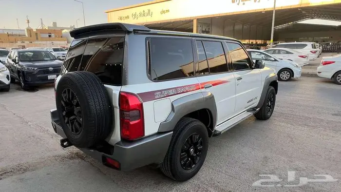 نيسان باترول سوبر سفاري موديل 2020- معرض خلف للسيارات 3