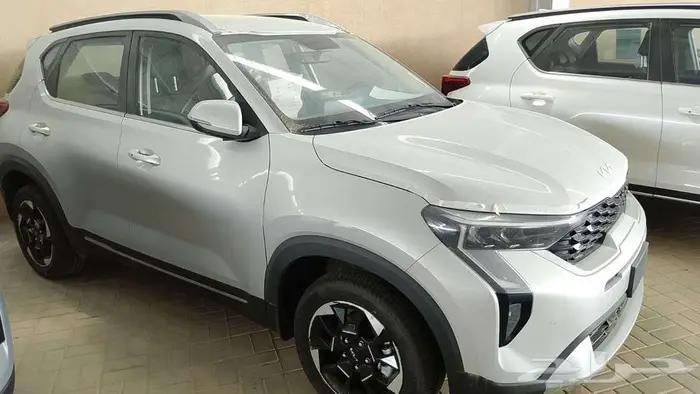 كيا سونيت gls 2024 الشكل الحديث رفاهية وامان عالي 2