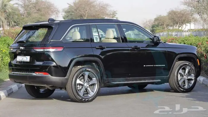 جيب جراند شيروكي ليمتد بلس 2025 خليجي اصفار مع ضمان الوكيل 7