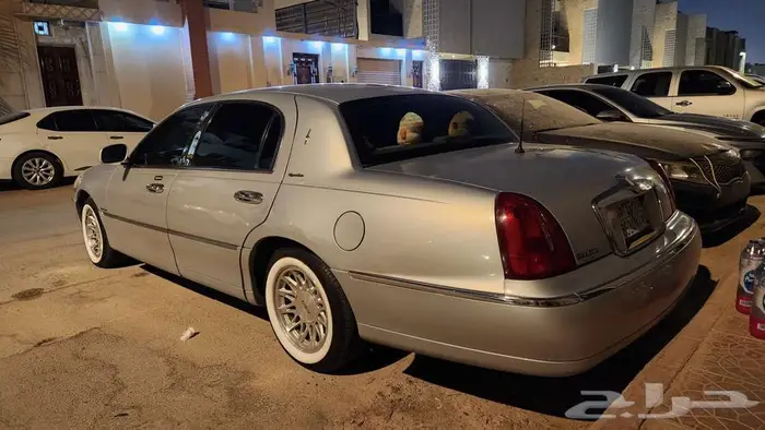 لينكولن تاون كار موديل 1999 15