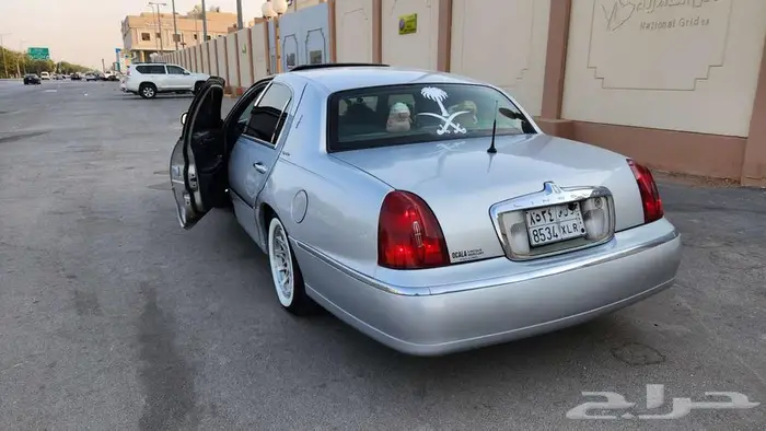 لينكولن تاون كار موديل 1999 2