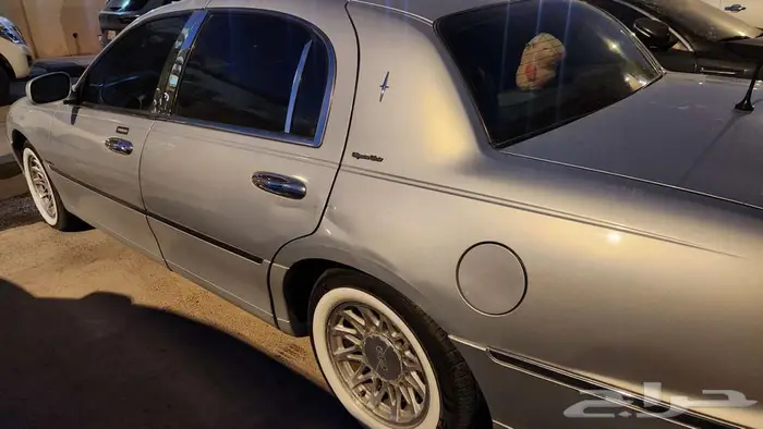 لينكولن تاون كار موديل 1999 11