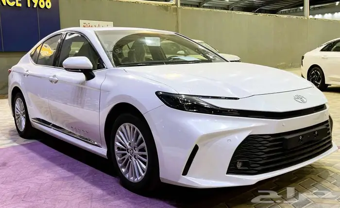 تويوتا كامري LE بنزين 2025 4