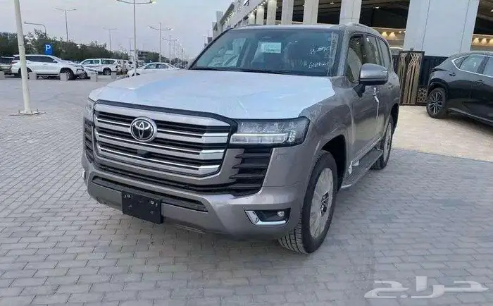 تويوتا لاندكروزر GXR3 بنزين 2025 0