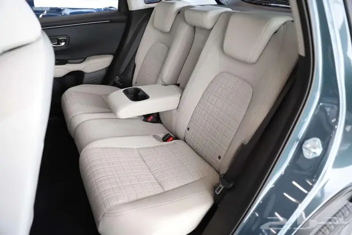 هوندا زد ار في ZRV فئة LX موديل 2024 3