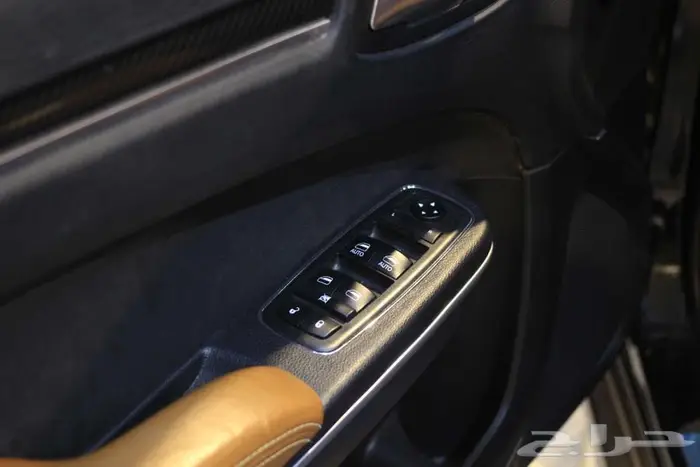 كرايزلر SRT 2019 12