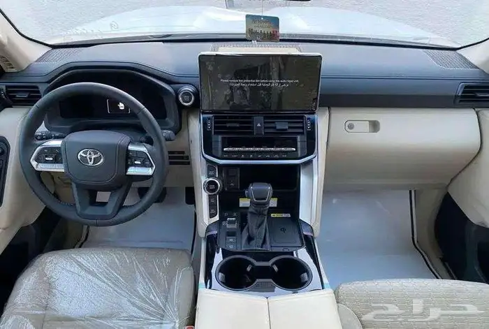 تويوتا لاندكروزر GXR3 بنزين 2025 25