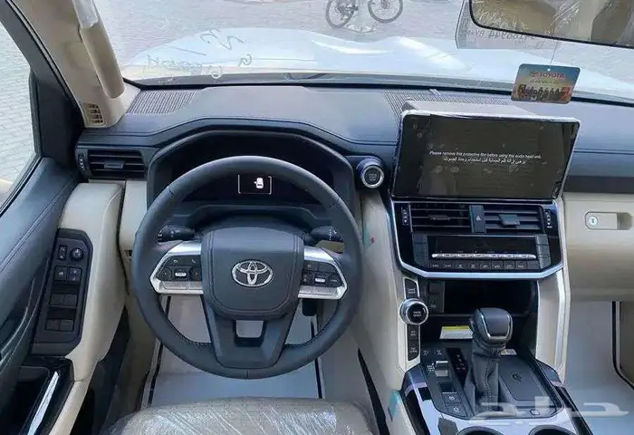 تويوتا لاندكروزر GXR3 بنزين 2025 21