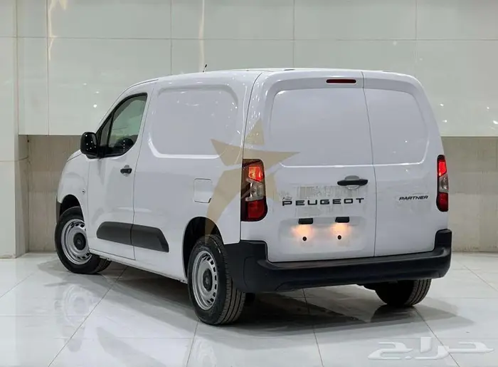 بيجو Peugeot Partner Cargo Van 2025 12