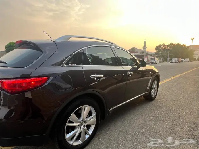 انفنيتي QX70 موديل 2017 فل كامل 8