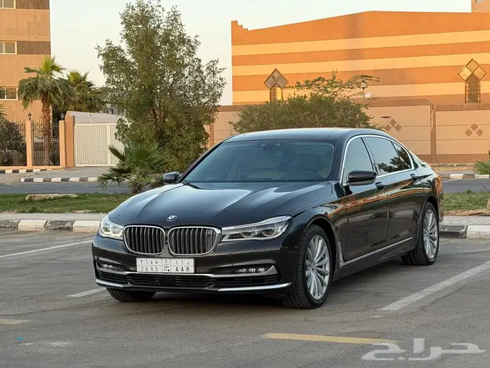 بي ام دبليو 750 موديل 2016 نضيفه 6