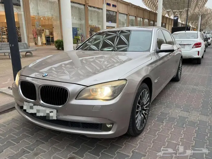 بي ام Li 740 موديل 2010 فل كامل 6 سلندر توين تيربو 1