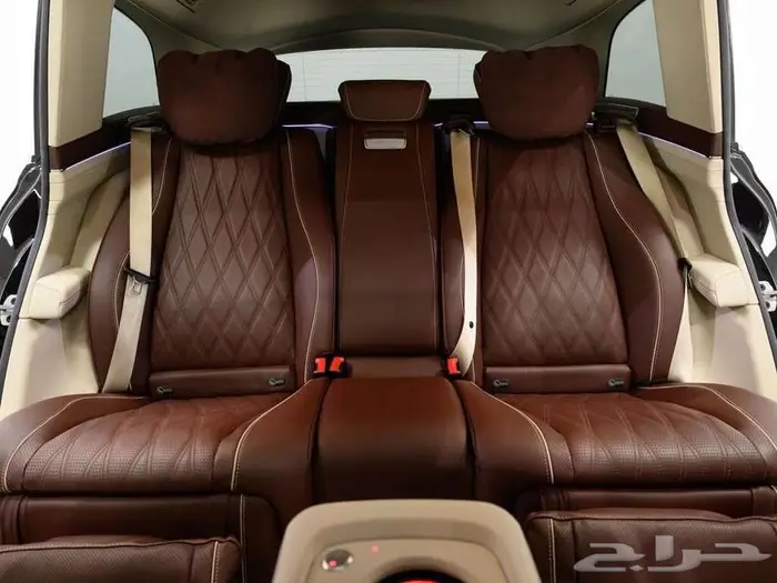 Mercedes-Benz GLS 600 4MATIC 12