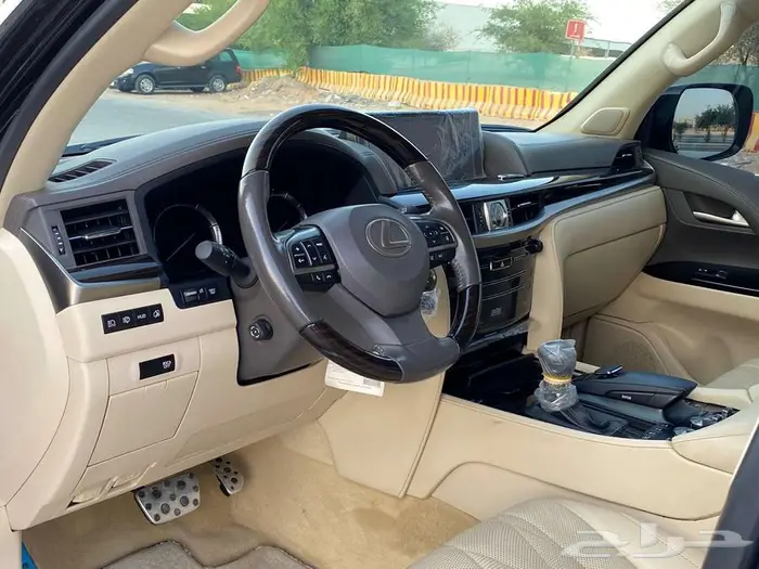 لكزس LX570بلاك ادشن 2021 3