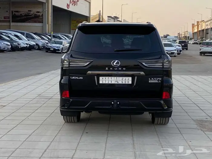 لكزس LX570بلاك ادشن 2021 9