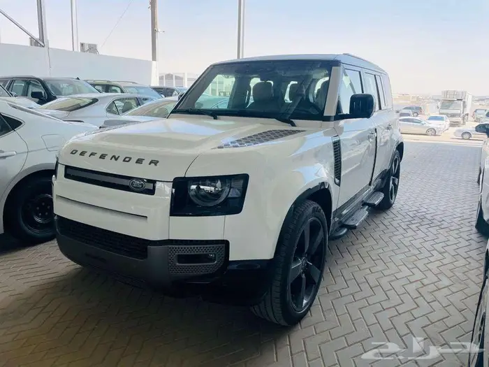 لاند روفر ديفندر  سعودي HSE V6 فل 2025 2