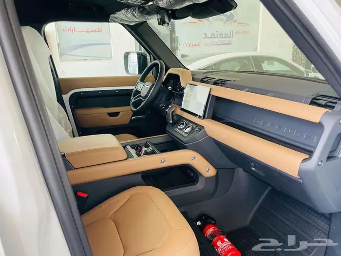 لاند روفر ديفندر  سعودي HSE V6 فل 2025 9