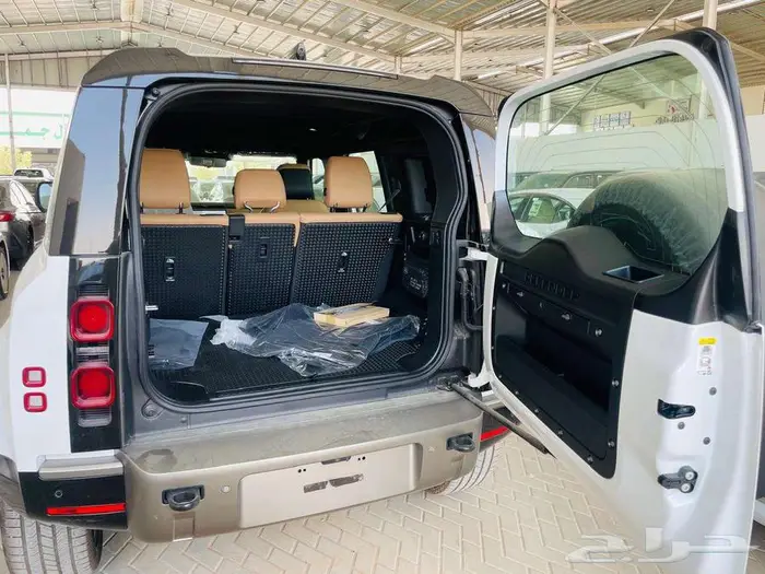 لاند روفر ديفندر  سعودي HSE V6 فل 2025 11