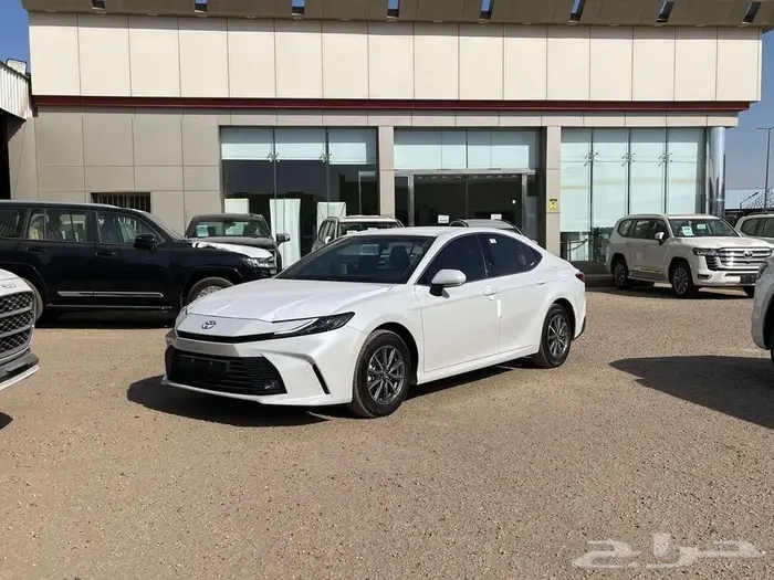 تويوتا كامري E 2025 نقد وتقسيط 0